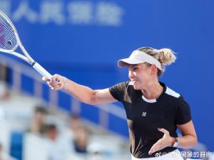 维基奇被曝将中国球迷礼物扔垃圾桶